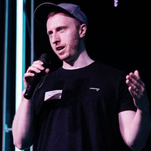 Ivan Homola speaking on stage